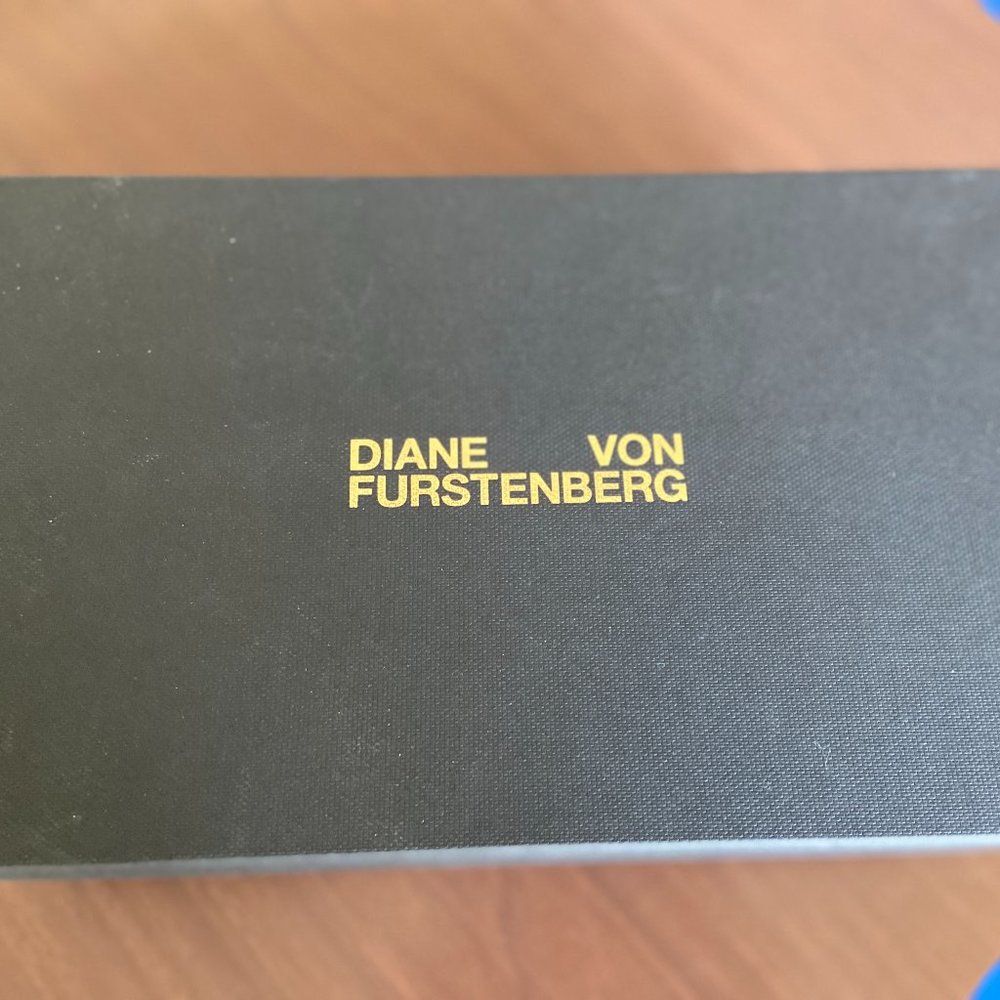 Diane Von Furstenberg Dani Sandals - Picture 6 of 9